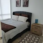 Midtown 4 Bedroom Home Free Wi-Fi And Parking