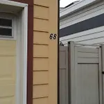 Bright Studio W Full Kitchen And Detached Bathroom