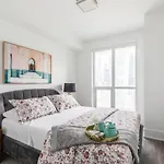 Stylish 1Br + Office Condo - Cn Tower View