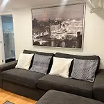 Entire Suite: Private Basement Studio Apartment!