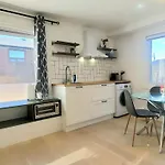 Private Room With Garden, 25 Min To Downtown