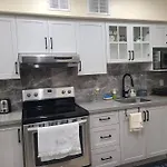 3 Bedroom House In Toronto Downtown