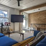 Stunning Victorian In Downtown