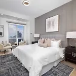 Skyline Royale Penthouse - Downtown Toronto - Cn Tower View, Balcony, Pool, Hot Tub