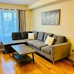 Cosy Room In Toronto With High Speed Internet- Close To City Centre