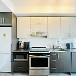 Super View Condo Next To 404Hwy & Fairview Mall