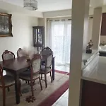Cozy N Beautiful Room Near Transit, Restaurants- High Speed Internet, Free Parking