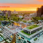 Elegant 2Br & 2Ba Retreat In Prime Yorkville, Downtown
