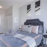 Entire Condo, Heart Of Downtown Toronto
