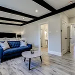 Applewood Suites - Etobicoke