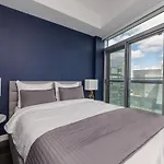 Applewood Suites - 3 Bdrm Luxury Lakeview