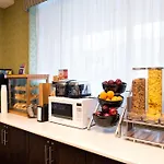 Days Inn By Wyndham Toronto East Beaches