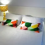Lavish Suites - Luxury Condo - Downtown