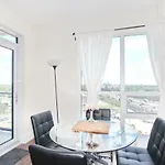 Pelicanstay In Harrison Garden Blvd