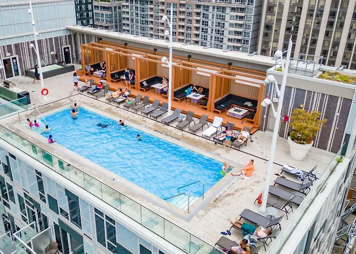 Cn Tower View 2 Bed Home Near Rogers Centre, Scotiabank, Mtcc