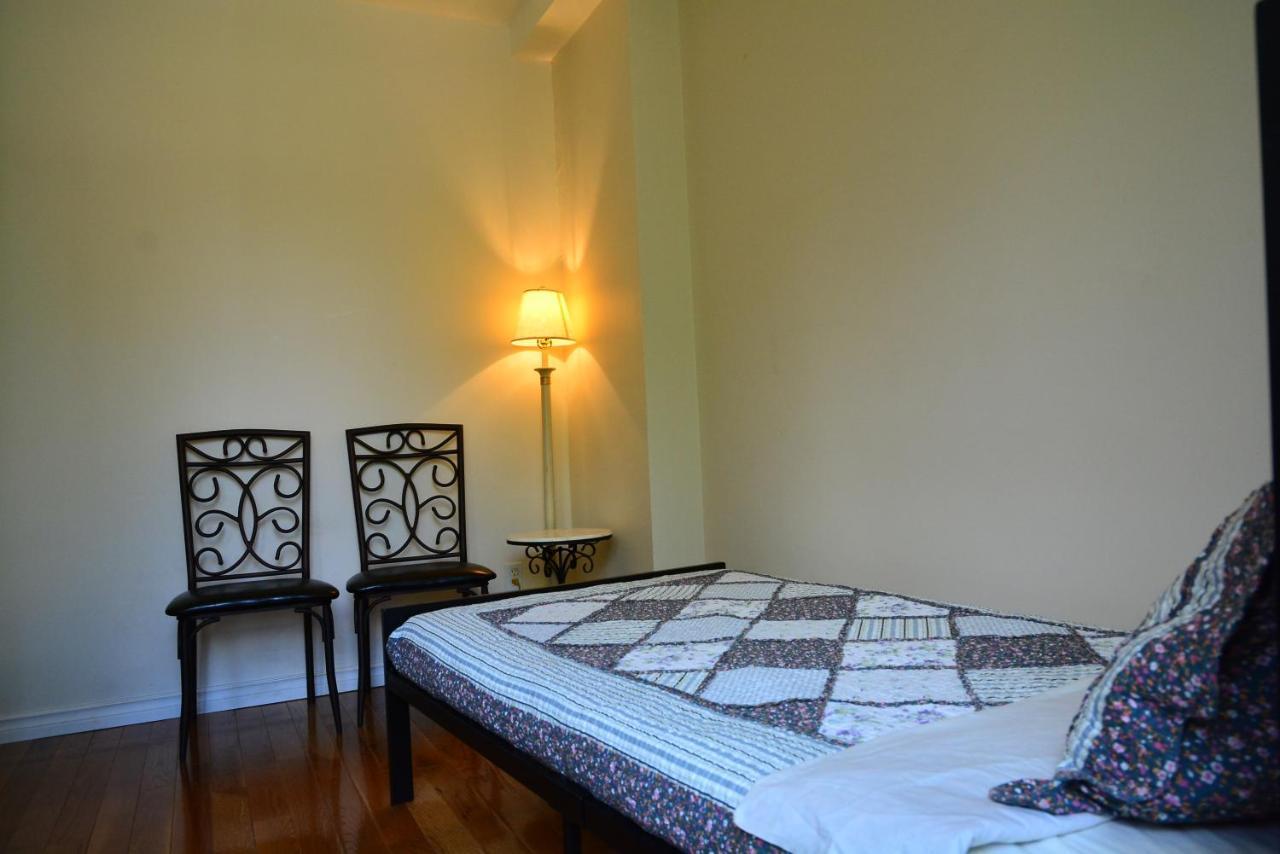 Guest house Guests House Toronto