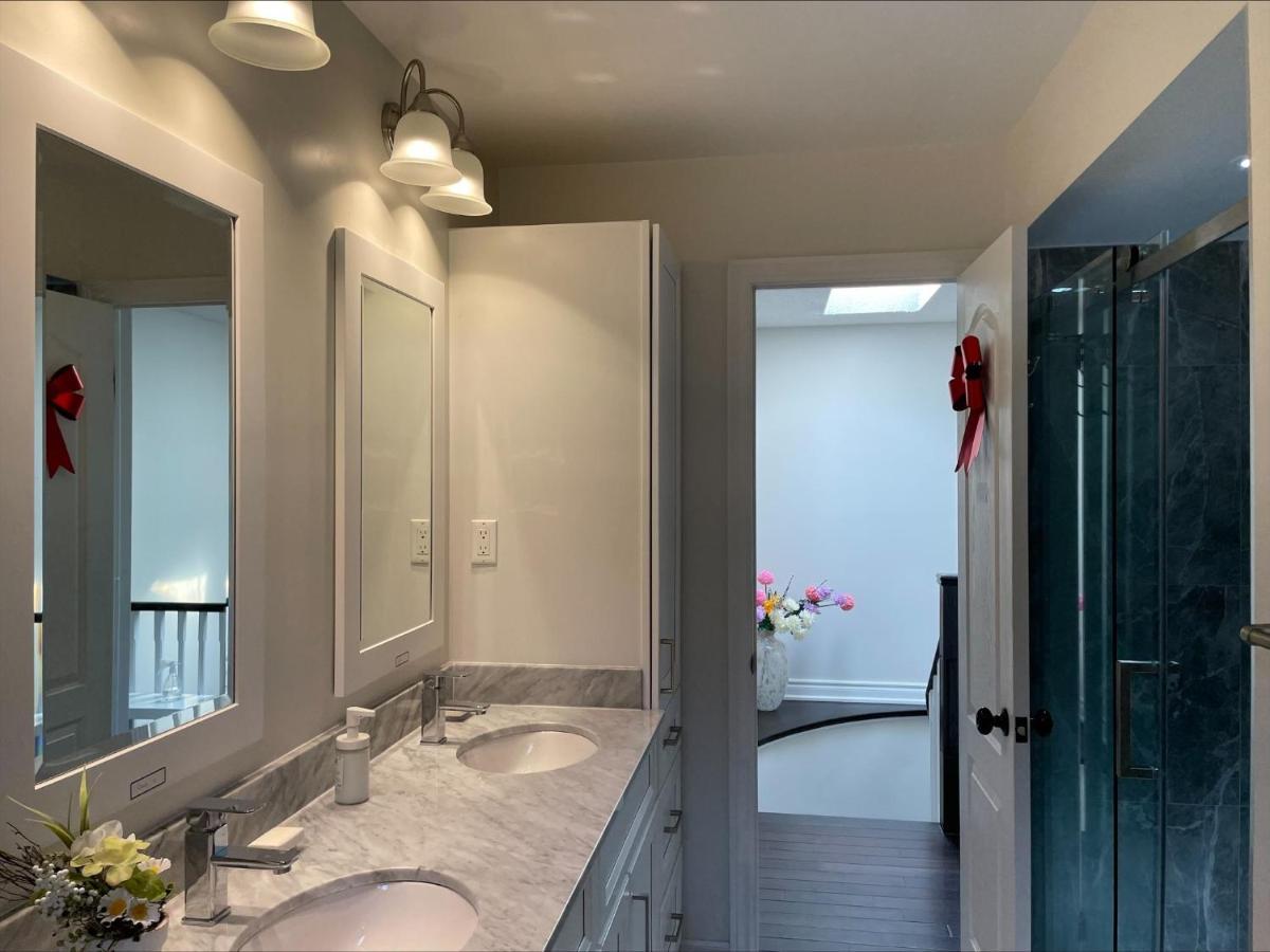 77 Nice And Warm Series Rooms *