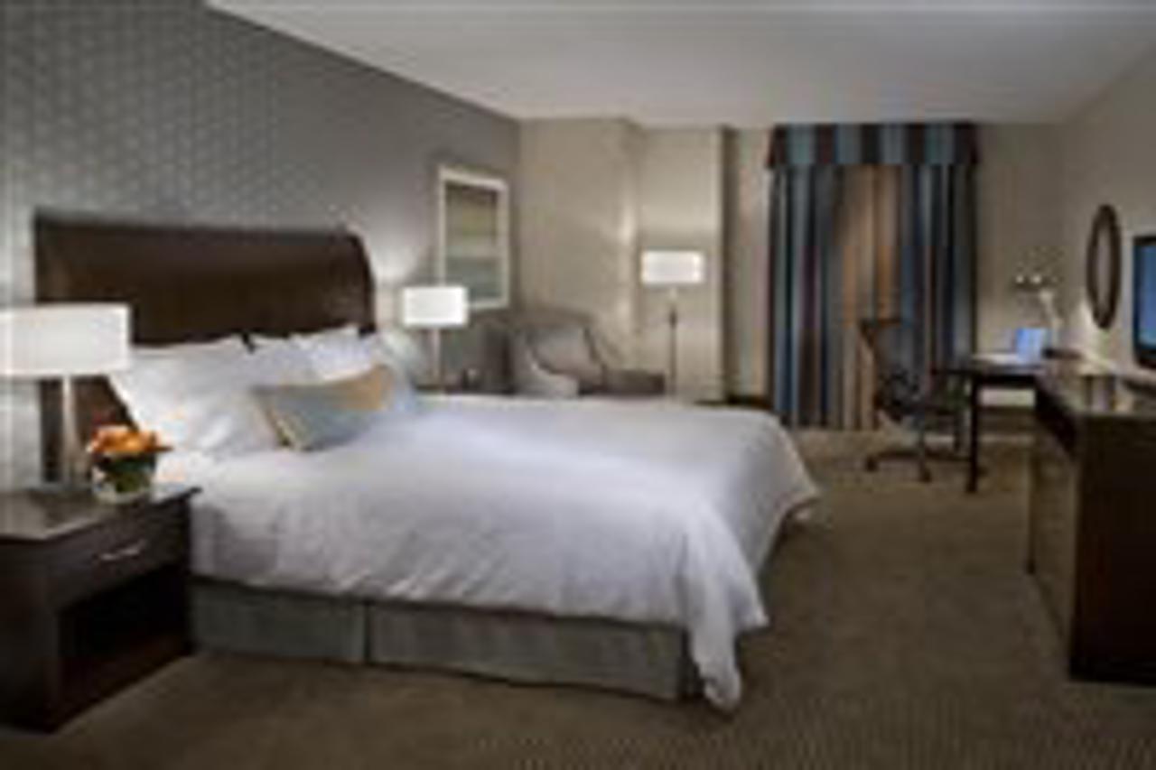 Hotel Comfort Suites City Toronto