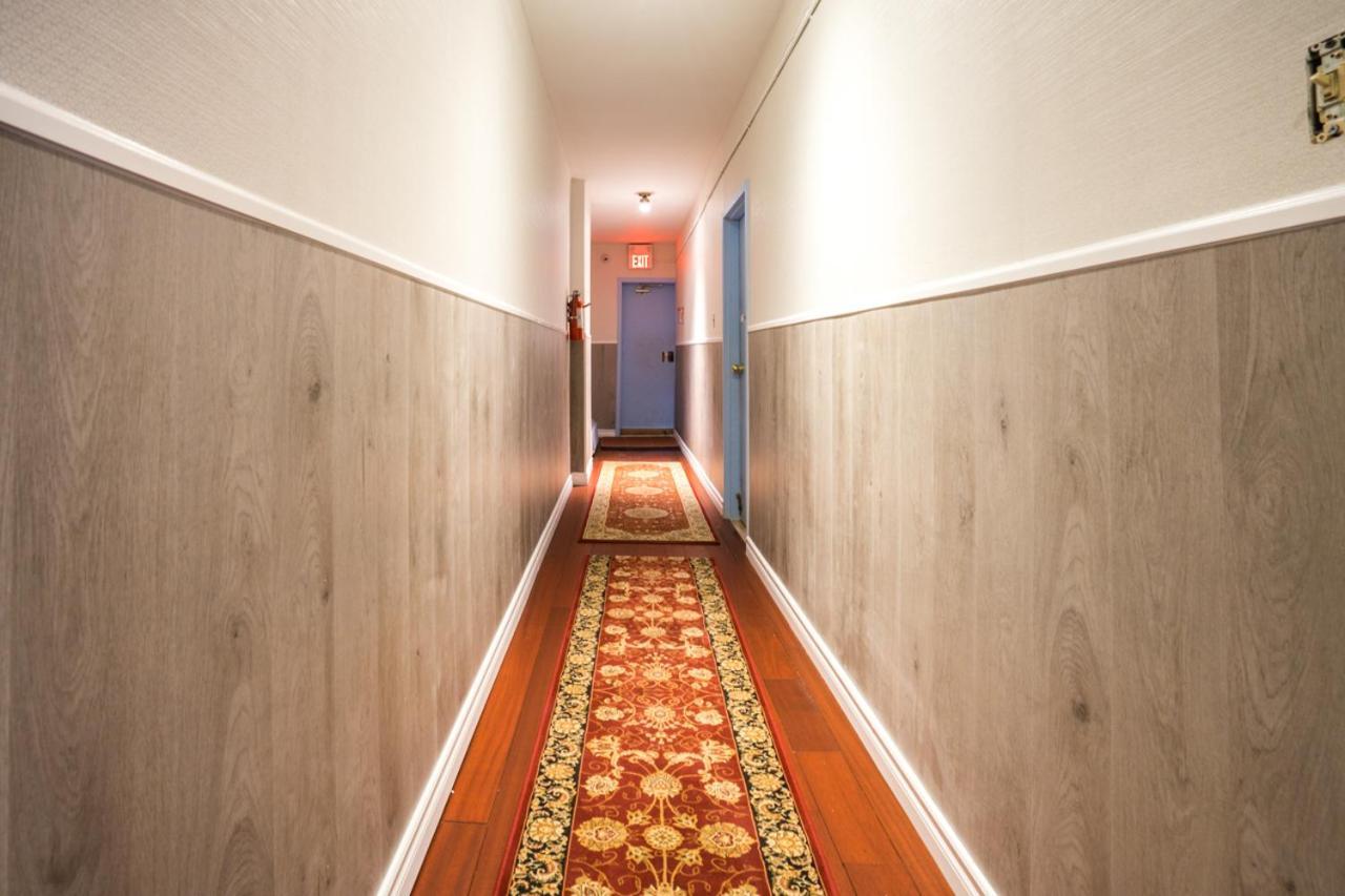Guest house Guests House Toronto
