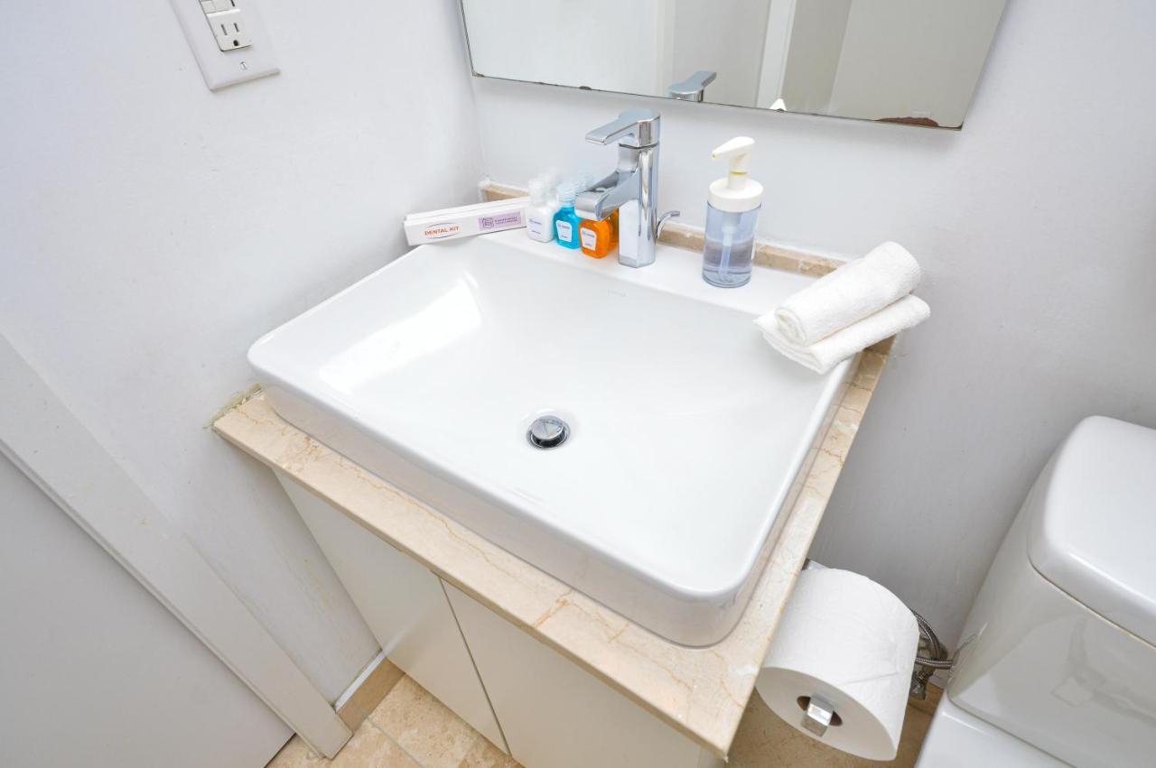 Downtown Mins From Scotiabank Arena, Tiff, Cn Tower, Union, Mtcc *