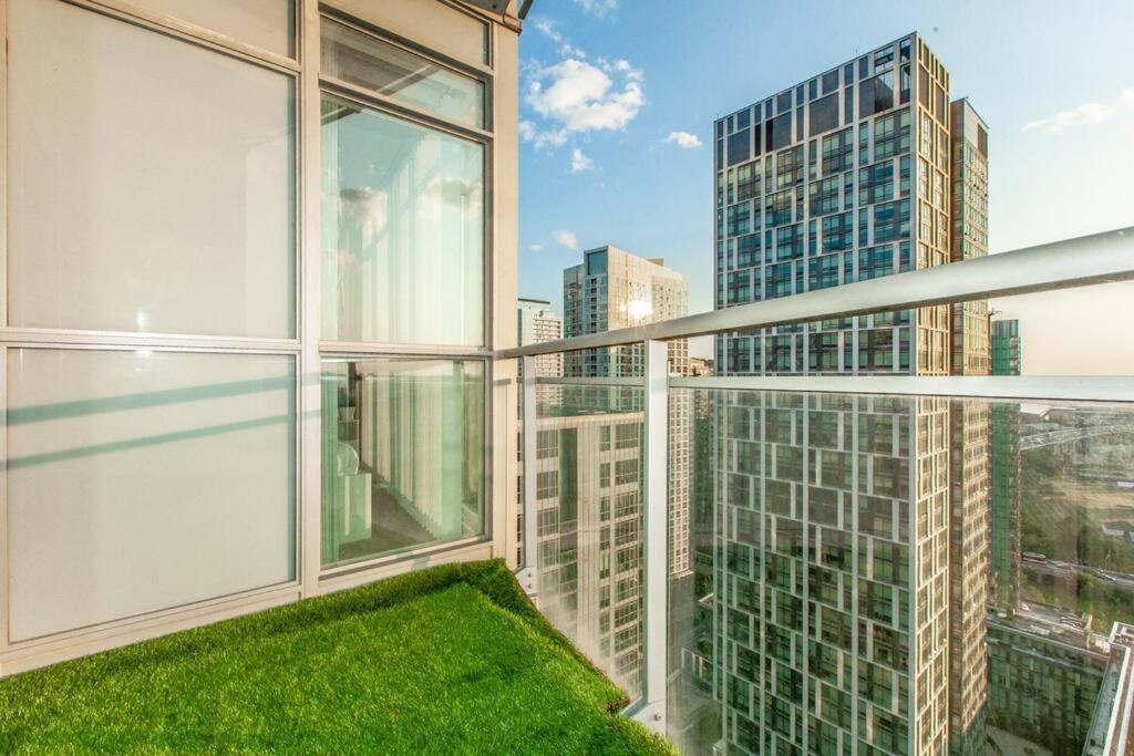 Stylish 2br W/stunning Lake & Sunset Views * Toronto
