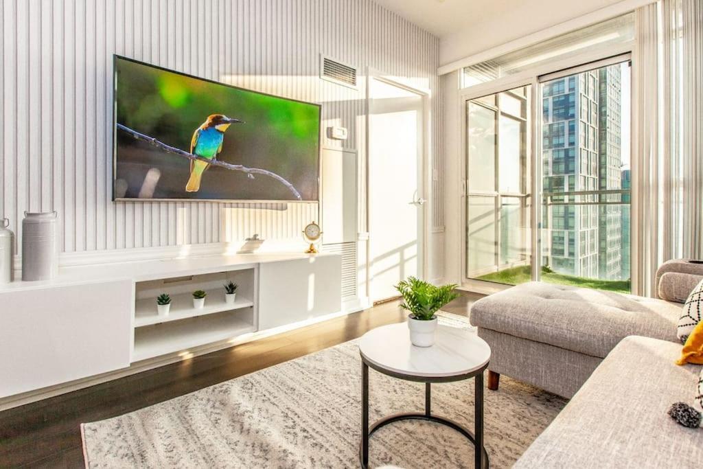 Stylish 2br W/stunning Lake & Sunset Views * Toronto