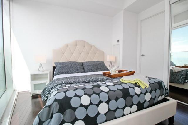 Presidential 2br 1 Condo, Entertainment District - Downtown With Cn Tower View, Balcony, Pool & Hot Tub Apartment *