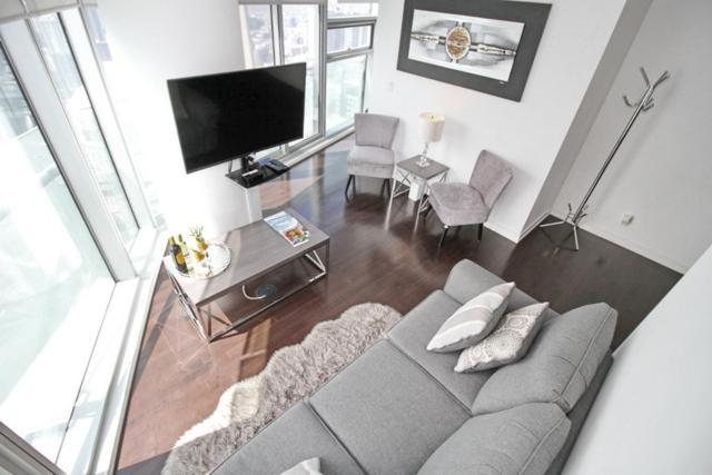 Apartment Presidential 2br 1 Condo, Entertainment District - Downtown With Cn Tower View, Balcony, Pool & Hot Tub *