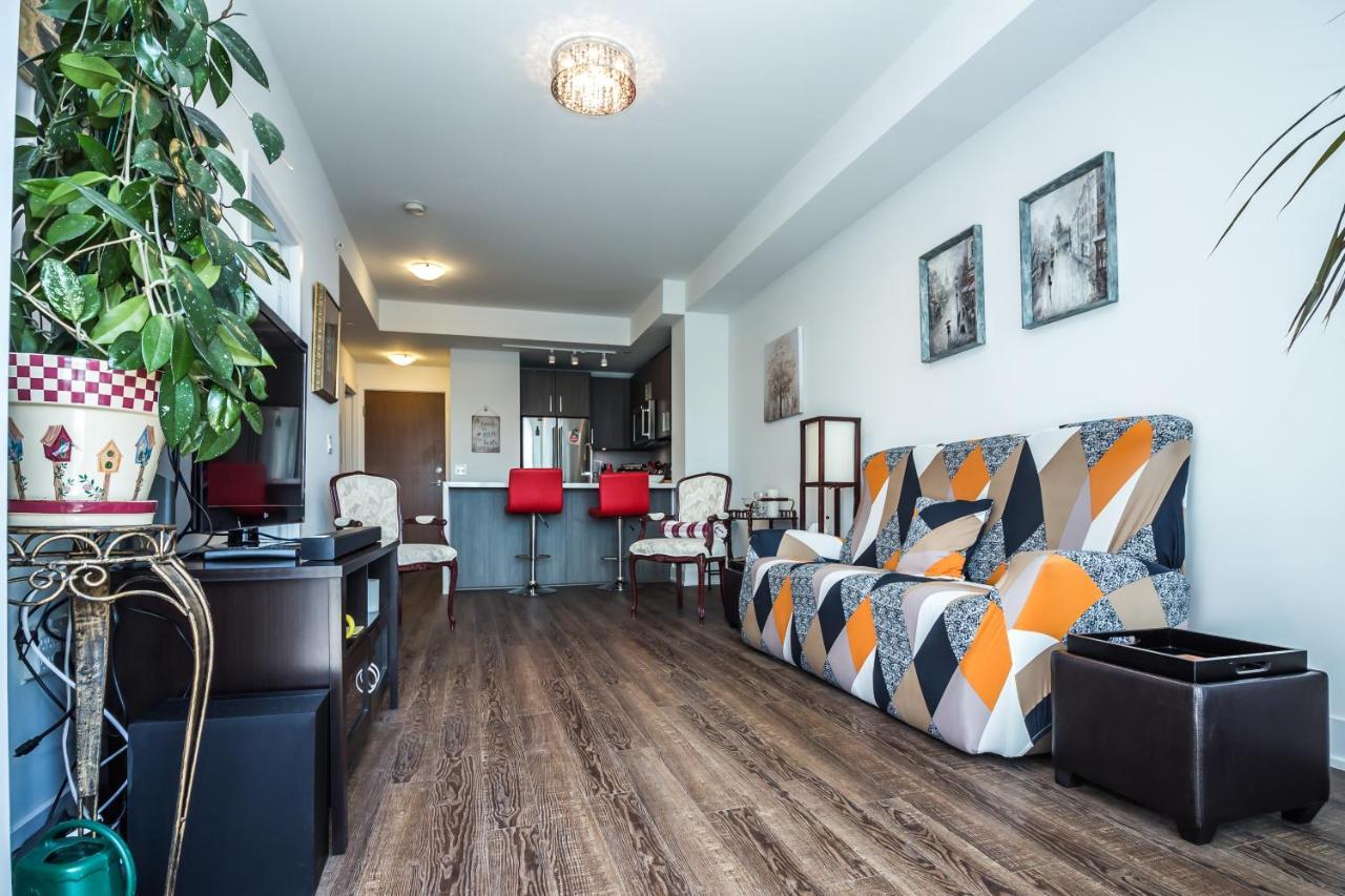 1 Bedroom Den Humber Bay Lakeshore Waterfront Mimico *