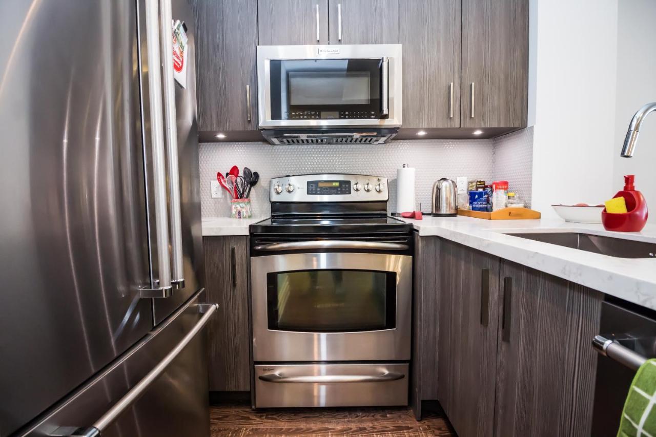 Apartment 1 Bedroom Den Humber Bay Lakeshore Waterfront Mimico Toronto