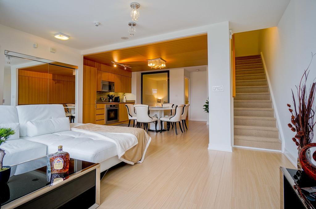 Hydewest - Iceboat Terrace Furnished Holiday home Toronto