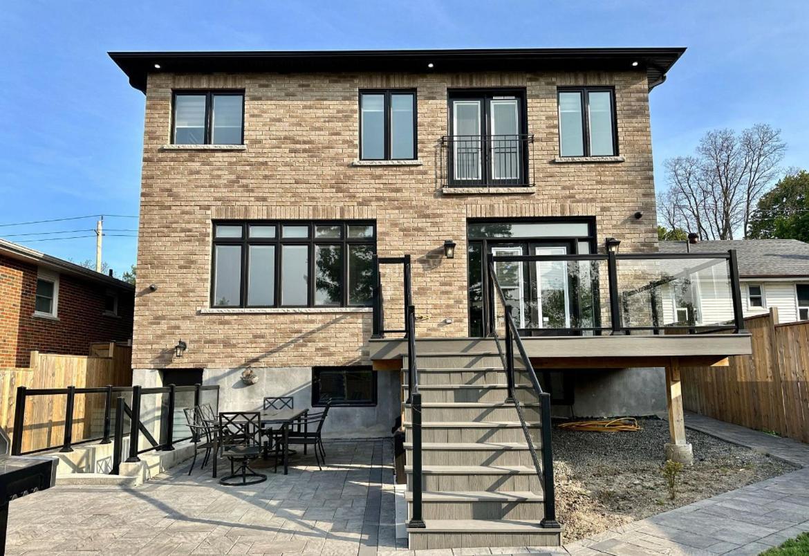 Luxurious House In Scarborough
