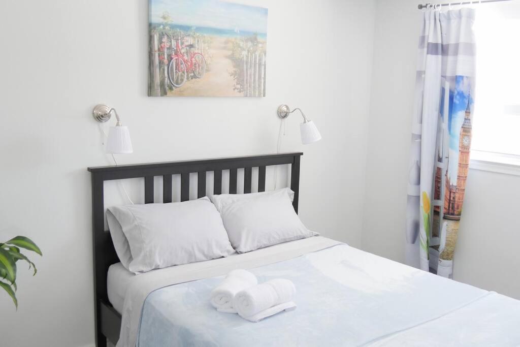 Richview Gardens Suite, 3-bdr Apartment *