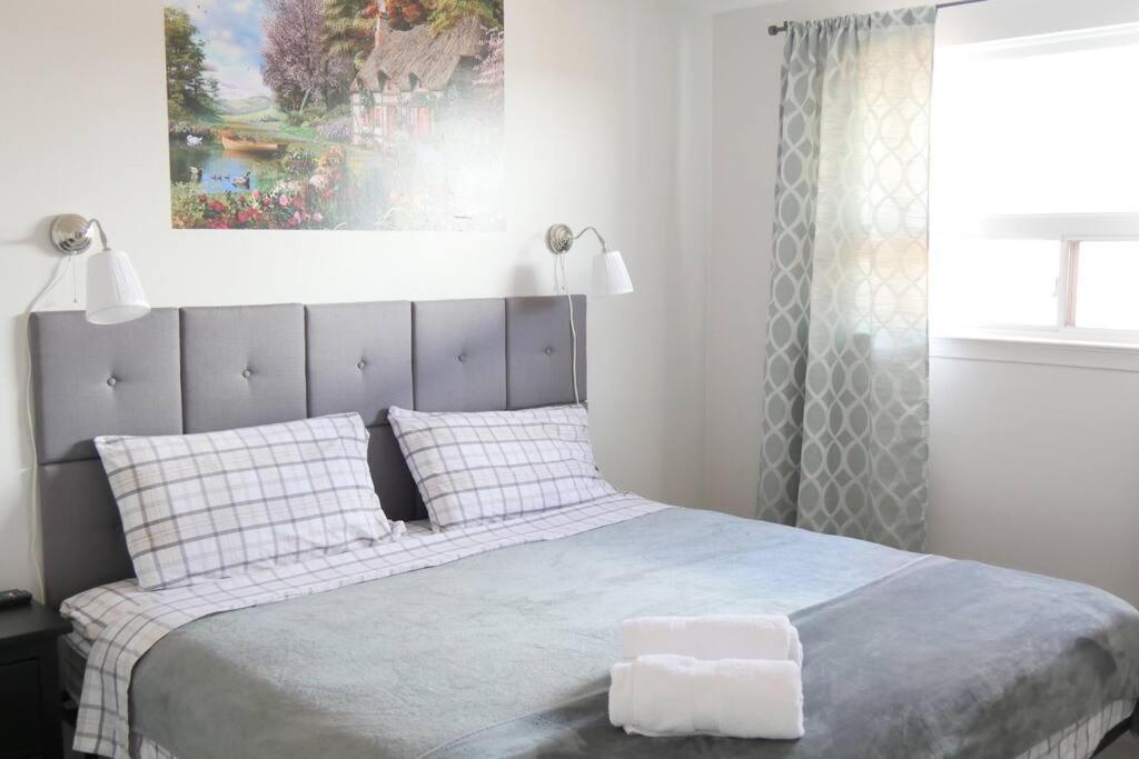 Richview Gardens Suite, 3-bdr Apartment *