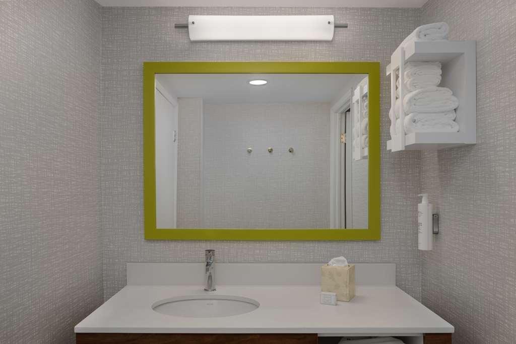 Hotel Hampton & By Hilton Downtown Toronto
