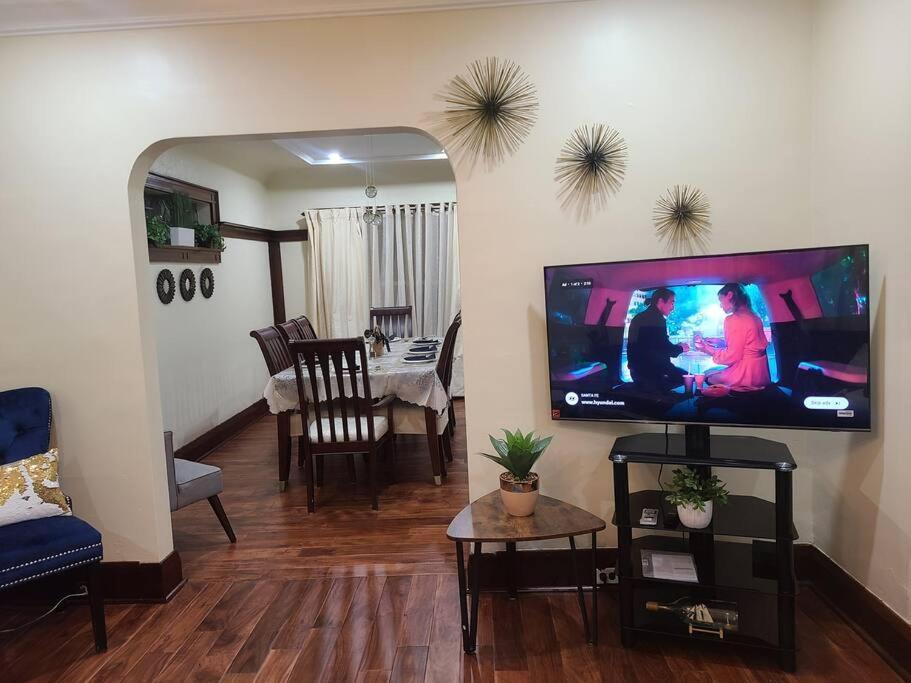 3 Bedroom House In Downtown