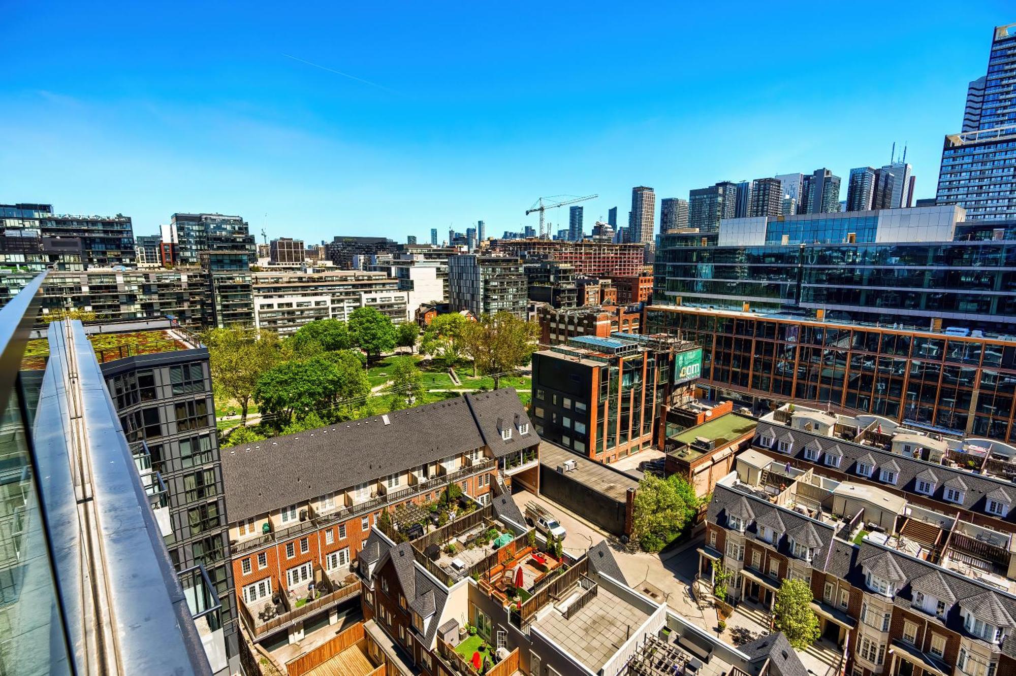 In The Heart Of Downtown Toronto! Apartment Toronto