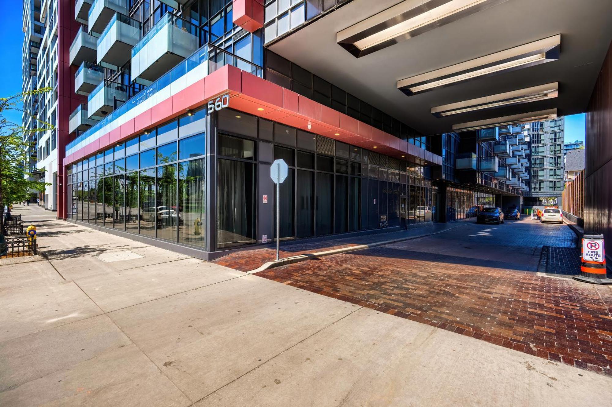 In The Heart Of Downtown Toronto! Apartment