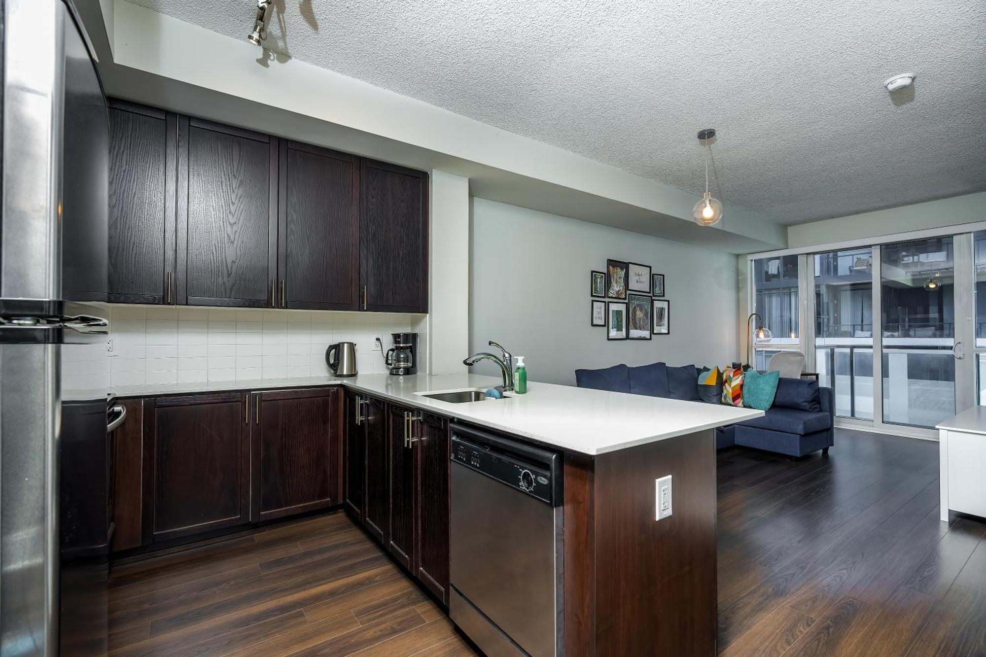 Apartment In The Heart Of Downtown Toronto!