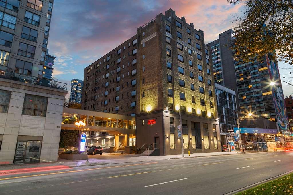 Hampton & By Hilton Downtown