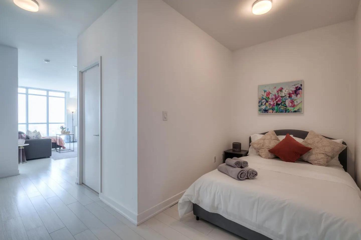 Gorgeous 1bdr Across Rogers Center, Cnt Apartment