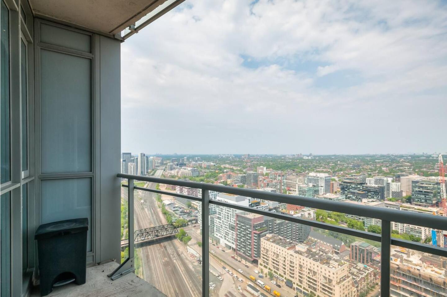 Gorgeous 1bdr Across Rogers Center, Cnt