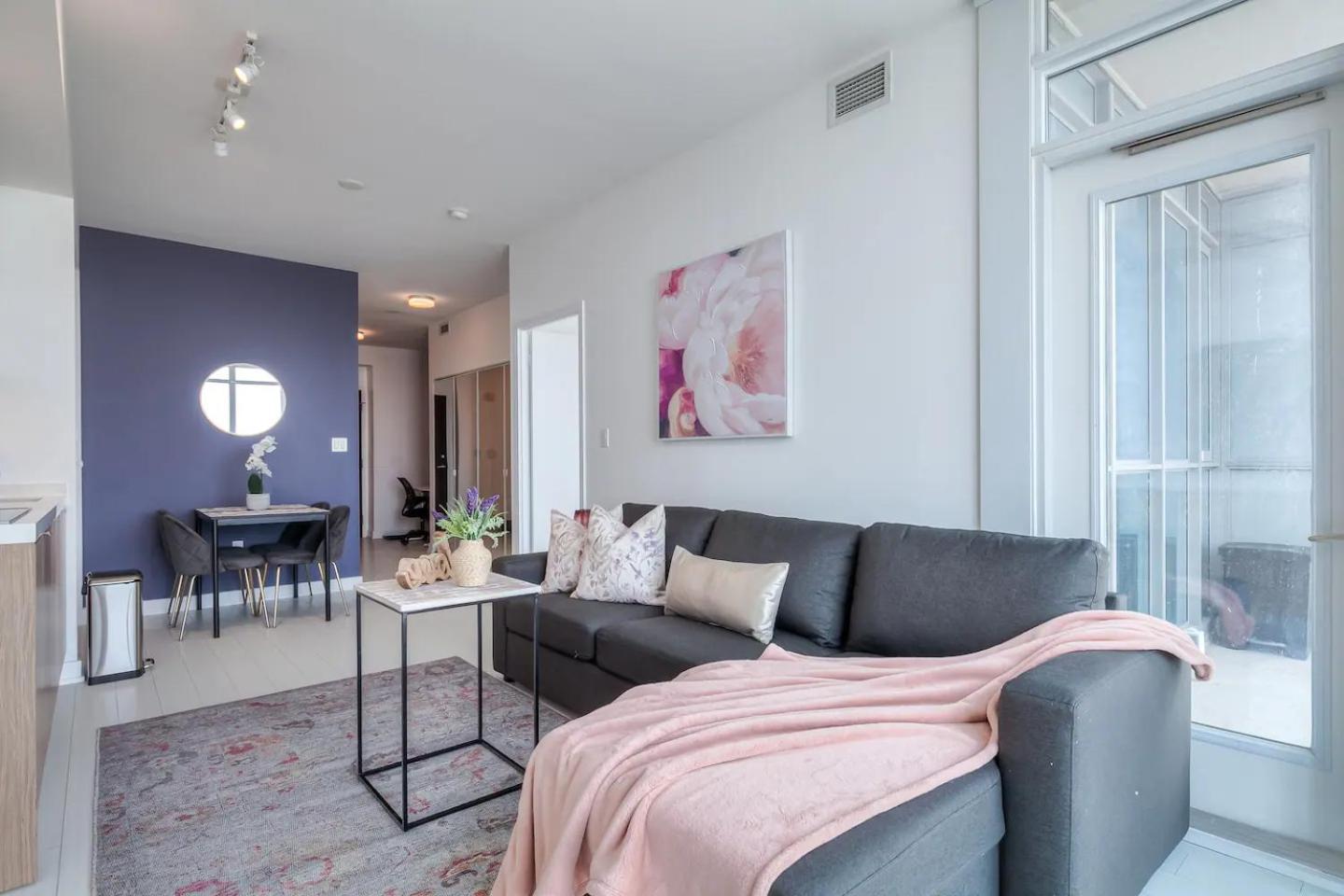 Gorgeous 1bdr Across Rogers Center, Cnt Apartment *
