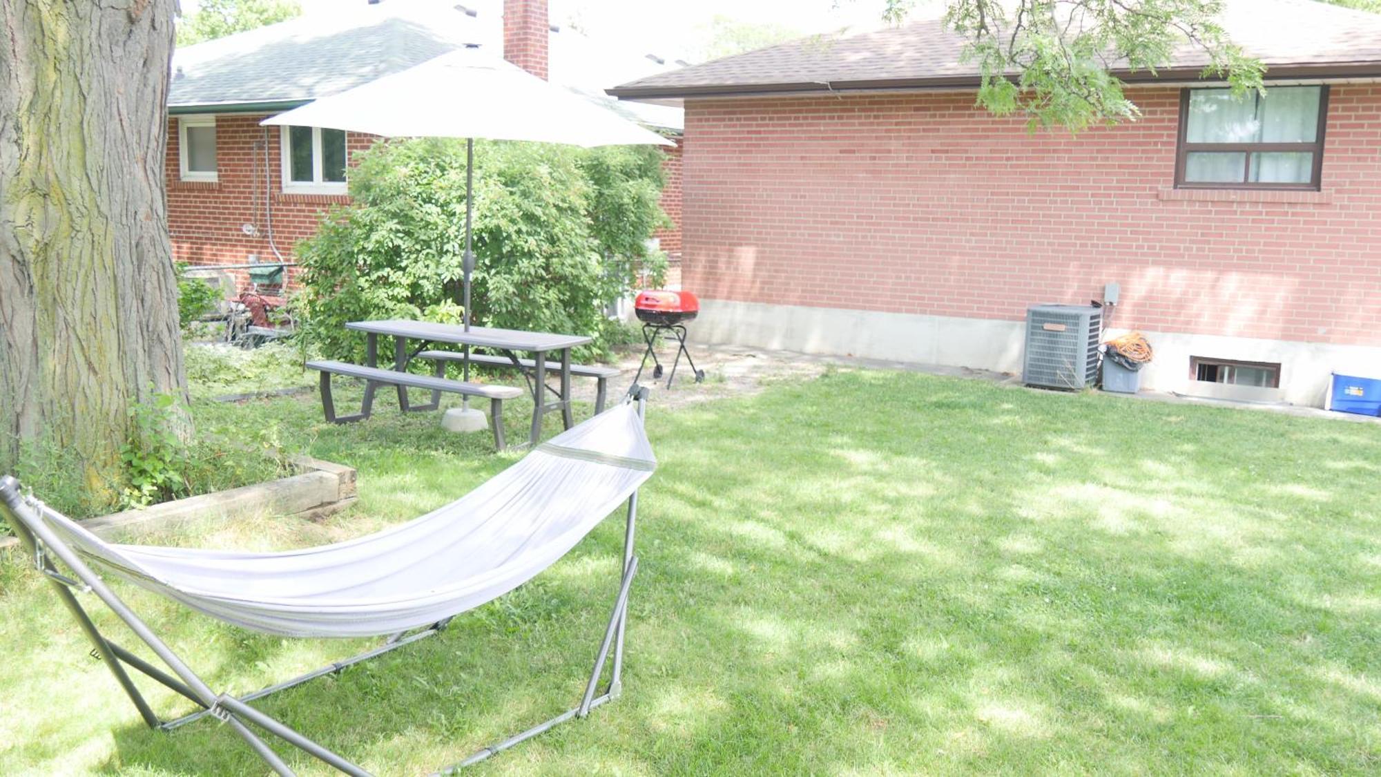Apartment Richview Gardens Suite, 3-bdr Toronto