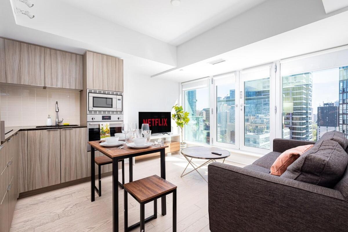 1br With Sofa Bed That Sleeps 3 By Yorkville! * Toronto