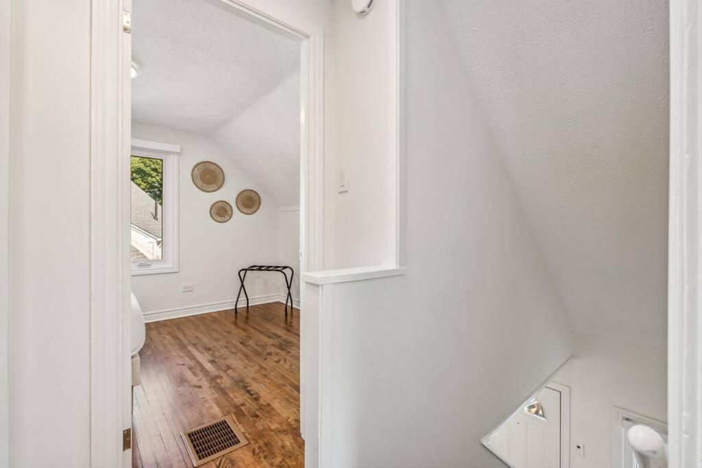 Heritage 3br Etobicoke Gem, Sherway Gardens, Bbq Villa Toronto
