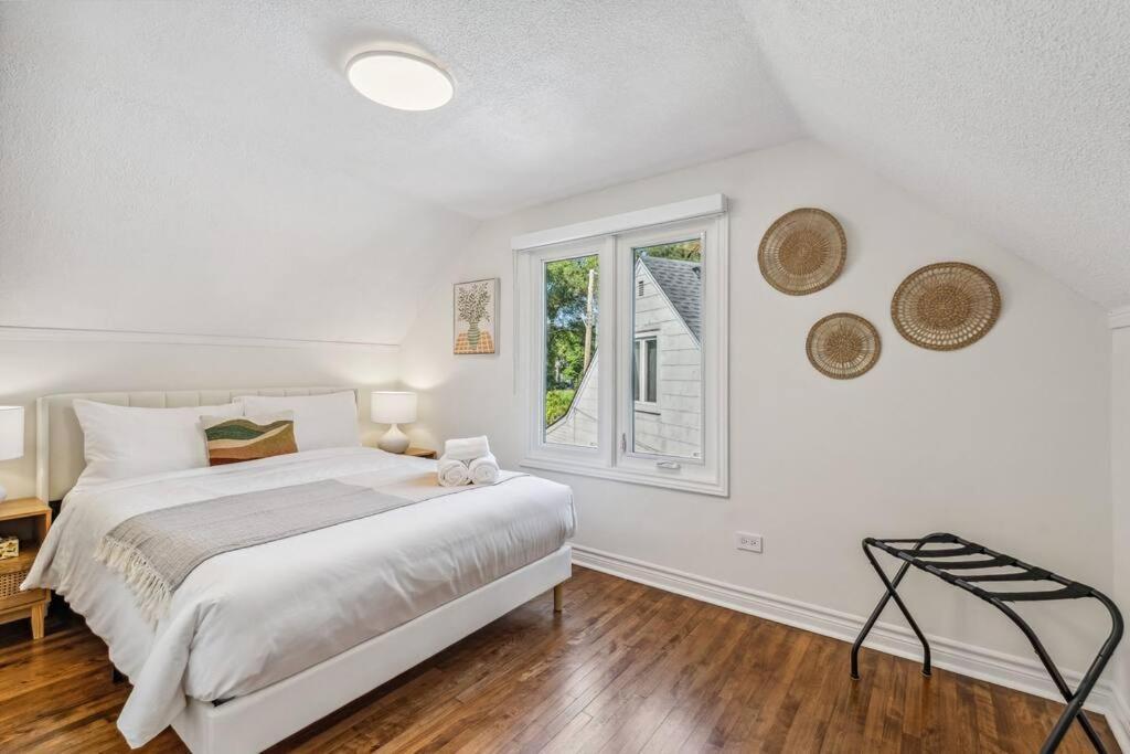 Heritage 3br Etobicoke Gem, Sherway Gardens, Bbq *