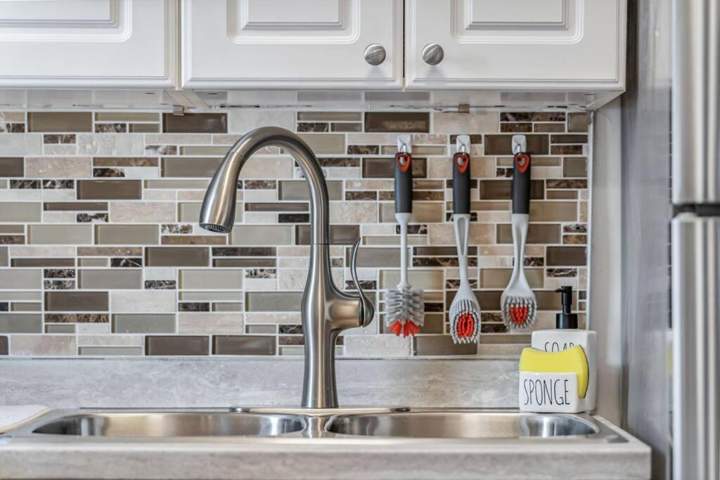 Villa Heritage 3br Etobicoke Gem, Sherway Gardens, Bbq *