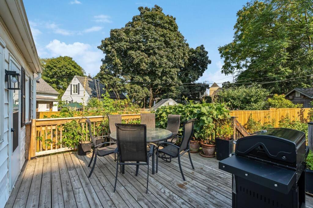 Heritage 3br Etobicoke Gem, Sherway Gardens, Bbq Villa Toronto