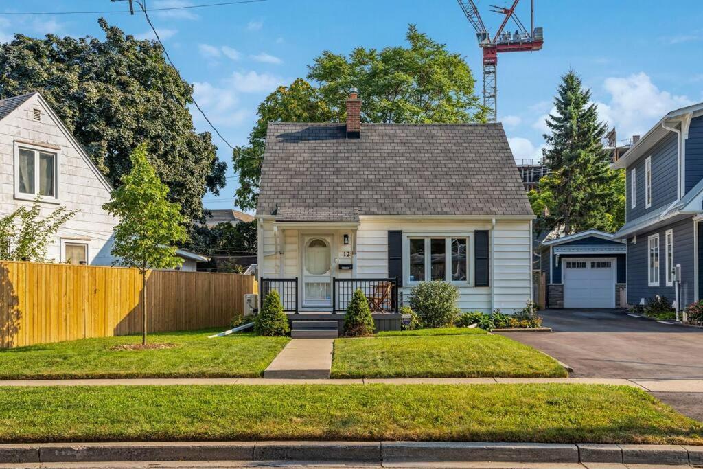Heritage 3br Etobicoke Gem, Sherway Gardens, Bbq *